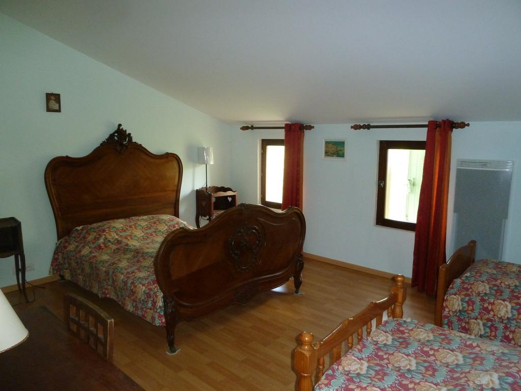 Le Val Leron Bed & Breakfast Valaurie Екстериор снимка
