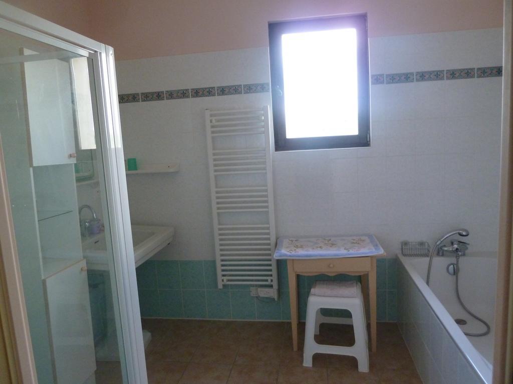 Le Val Leron Bed & Breakfast Valaurie Екстериор снимка
