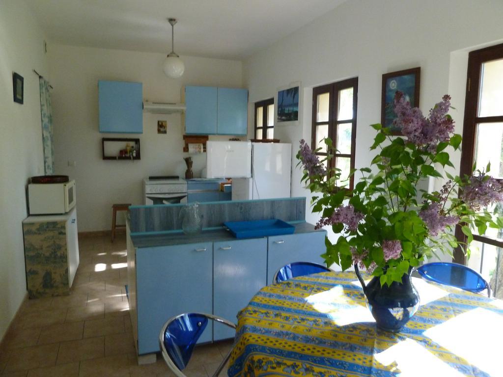 Le Val Leron Bed & Breakfast Valaurie Екстериор снимка