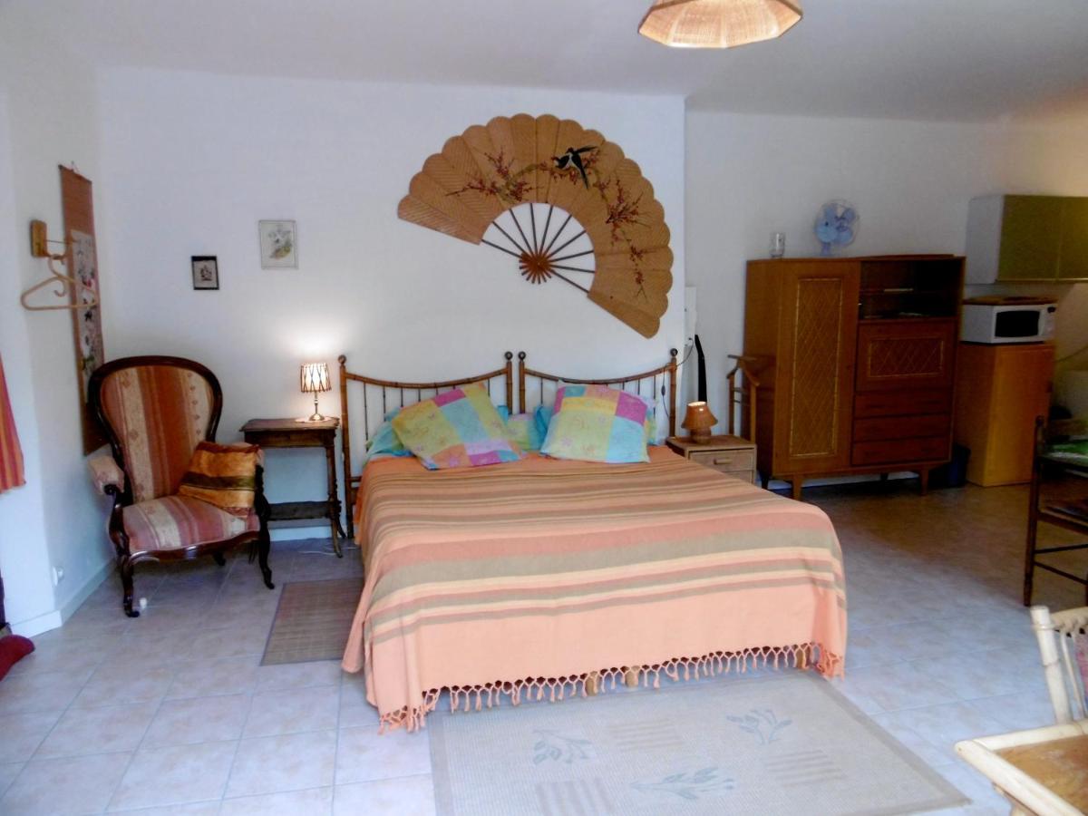 Le Val Leron Bed & Breakfast Valaurie Екстериор снимка
